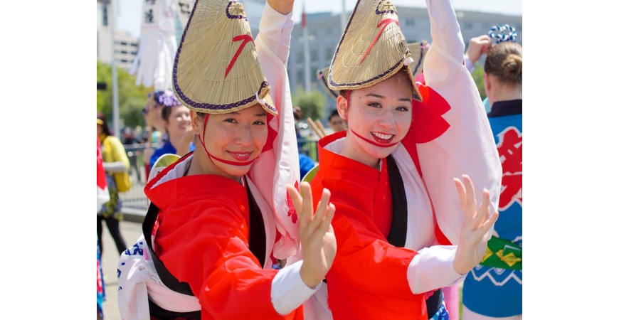 Awa Odori: el festival japonés en agosto que inspira moda